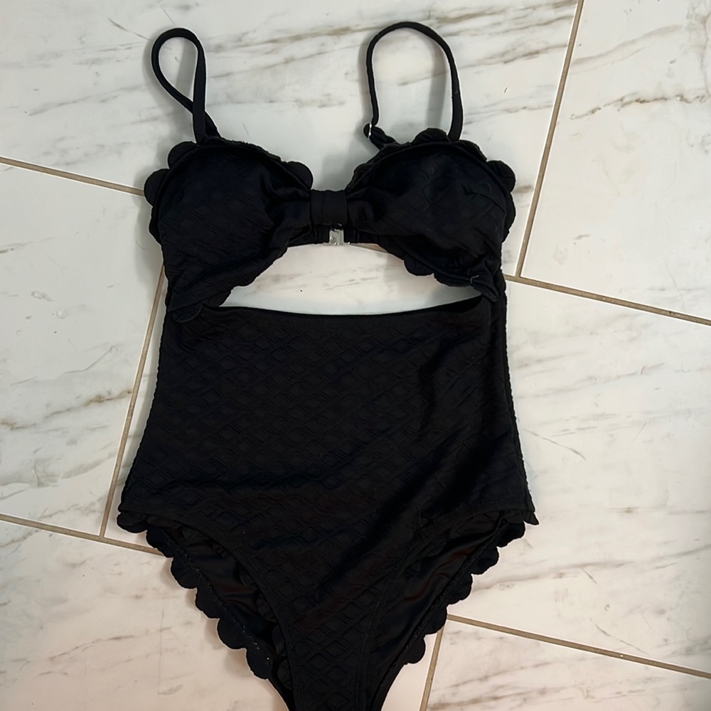 CupShe Black One Piece Scalloped Swimsuit.